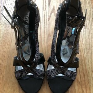 Trendy Black and snake print GUESS heeled sandals